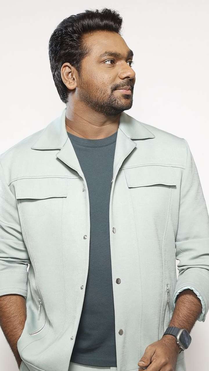 7 Must-Read Quotes By Standup Comedian Zakir Khan