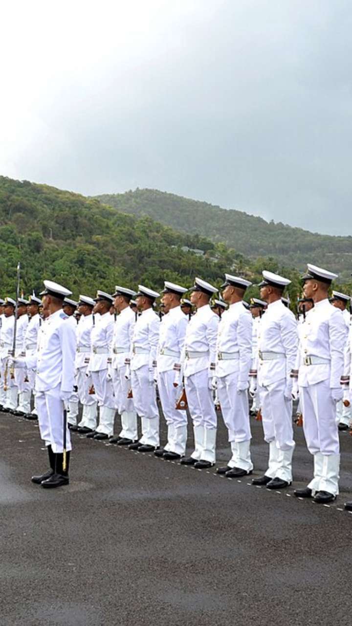 Navy Agniveer Recruitment 2023: नोसैना में निकली कई भर्तियां जल्द करें आवेदन