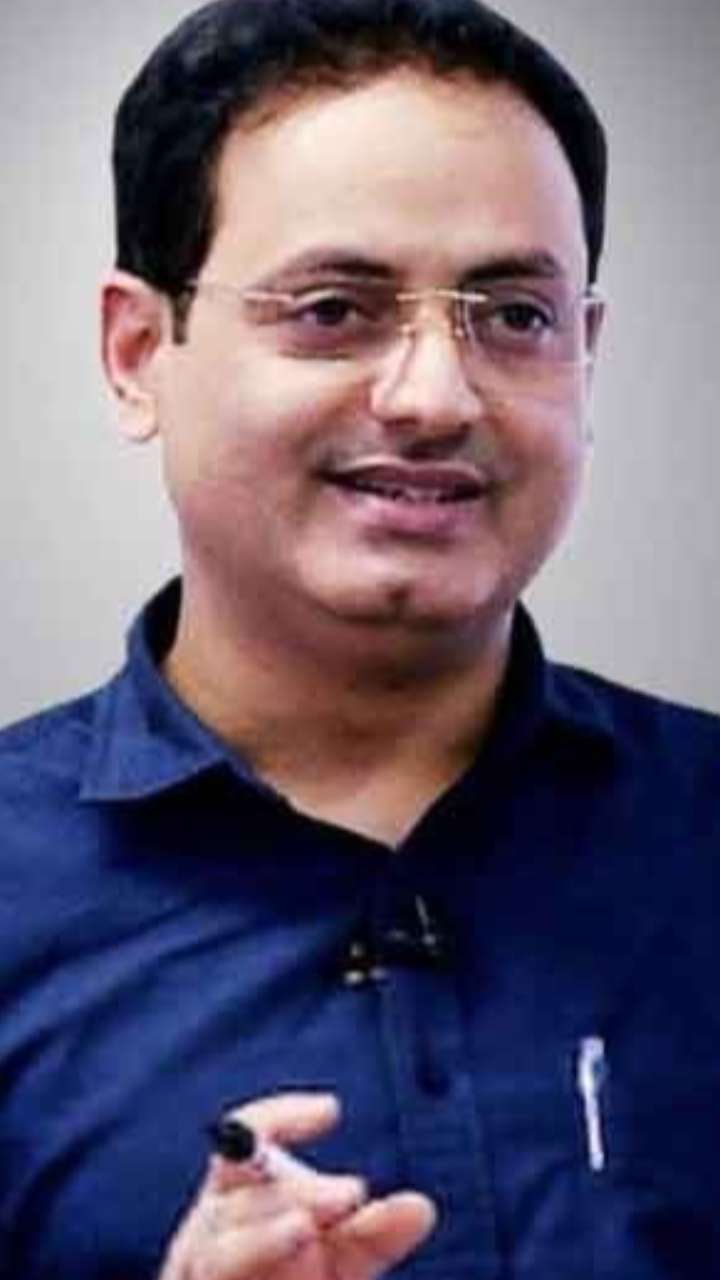 डॉ. विकास दिव्यकीर्ति से जानें कैसे हंसते-खेलते बन सकते हैं IAS