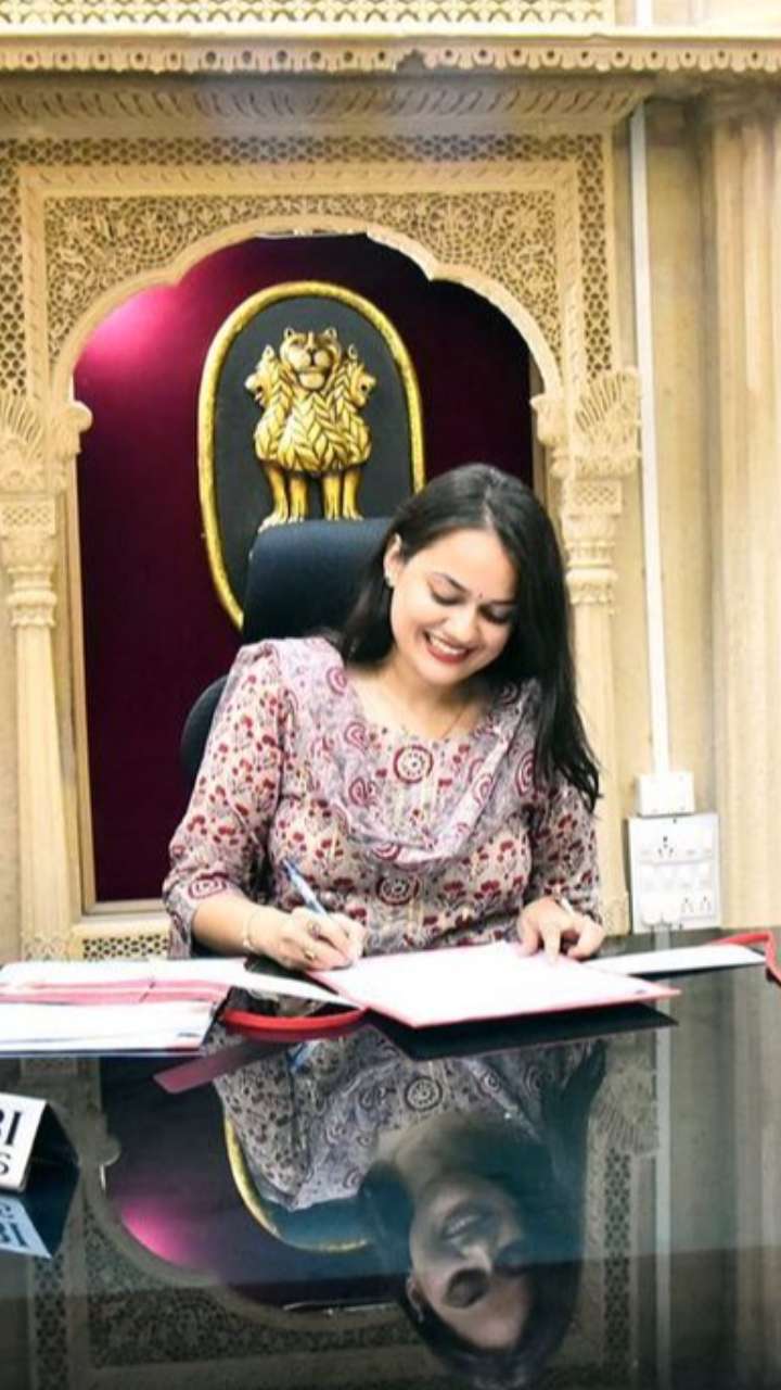 Top 5 Youngest IAS Officers Who Are An Inspiration!
