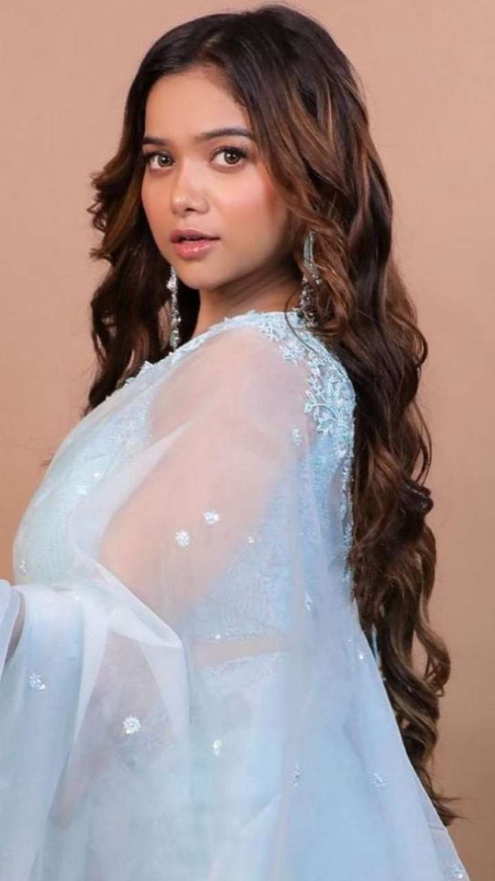 Big Boss OTT Fame Manisha Rani Impressive Educational Qualifications big-boss-ott-fame-manisha-rani-impressive-educational-qualifications