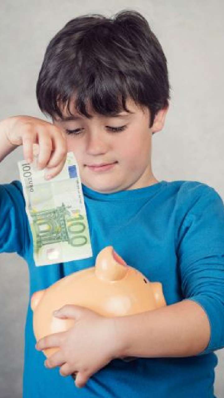 Useful tips to teach kids to save money