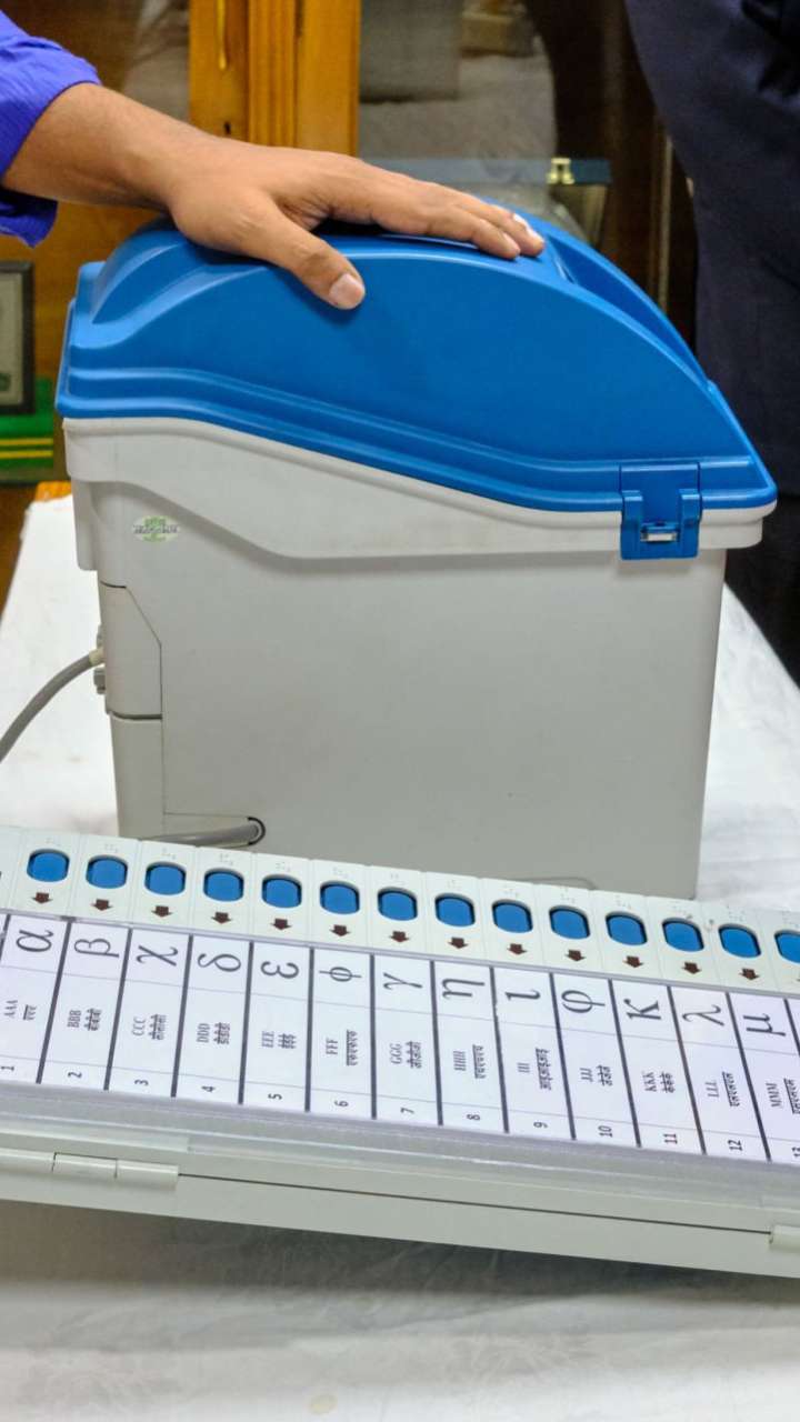 वोटिंग के बाद EVM मशीन का क्या होता है?